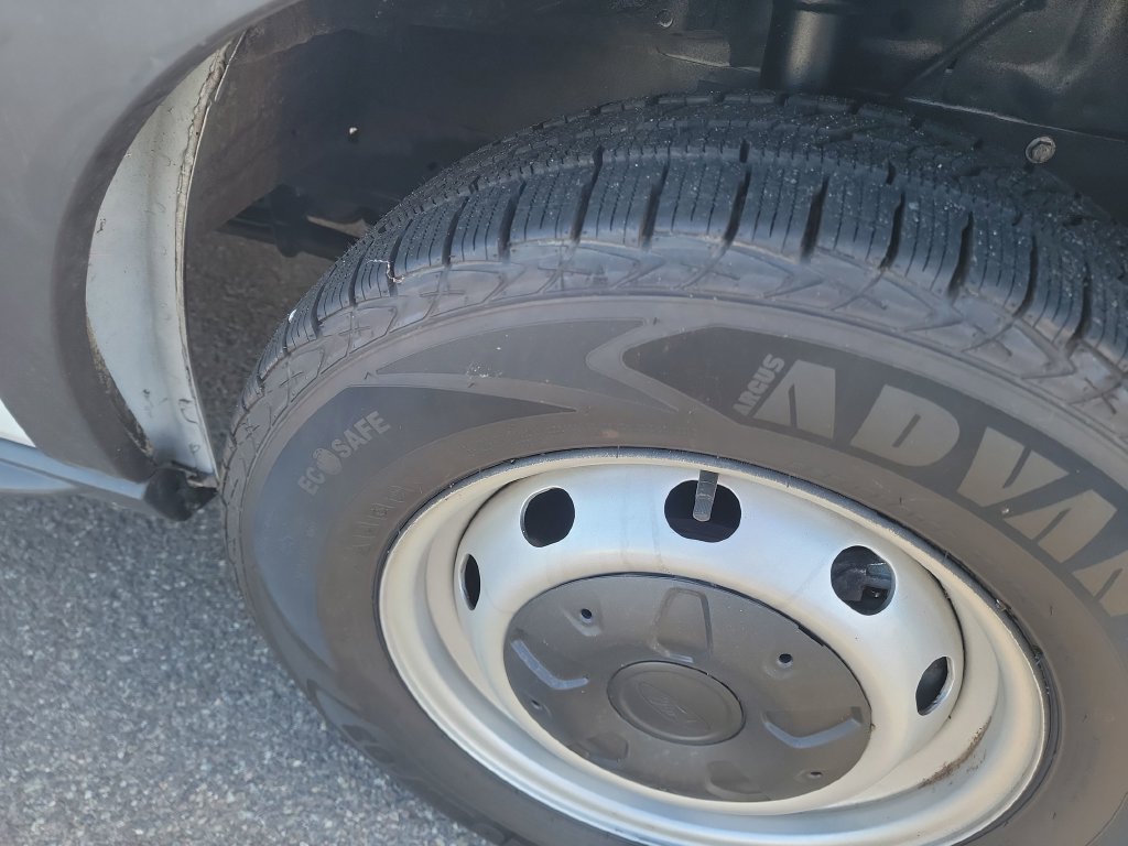 Used 2024  Ford  image 11
