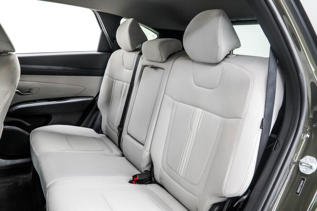 Used 2025 Green Hyundai SEL image 17