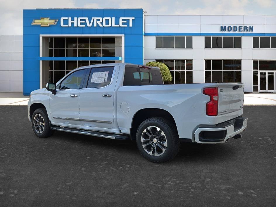 New 2026 Polar White Tricoat Chevrolet High Country image 3