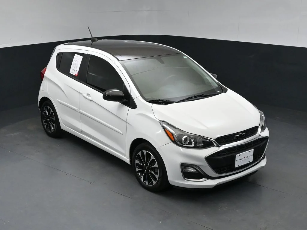 Used 2021 White Chevrolet 1LT image 35