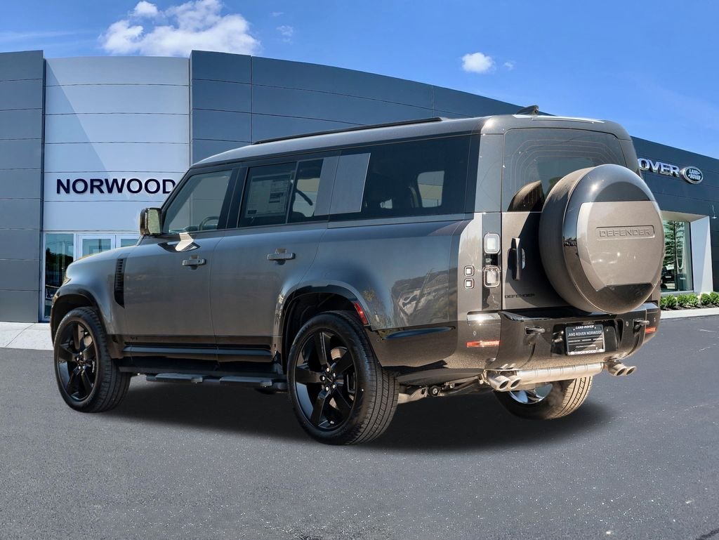 2026 Land Rover Defender V8 - Photo 6