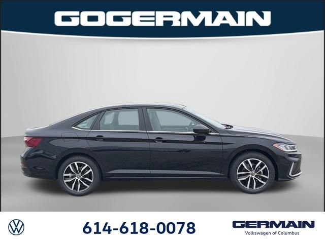 New 2026 Deep Black Pearl Volkswagen 1.5T SE image 4