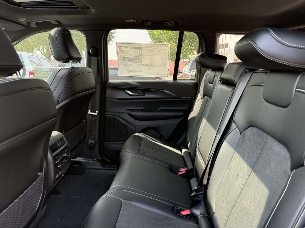 2025 Jeep Grand Cherokee Altitude - Photo 16