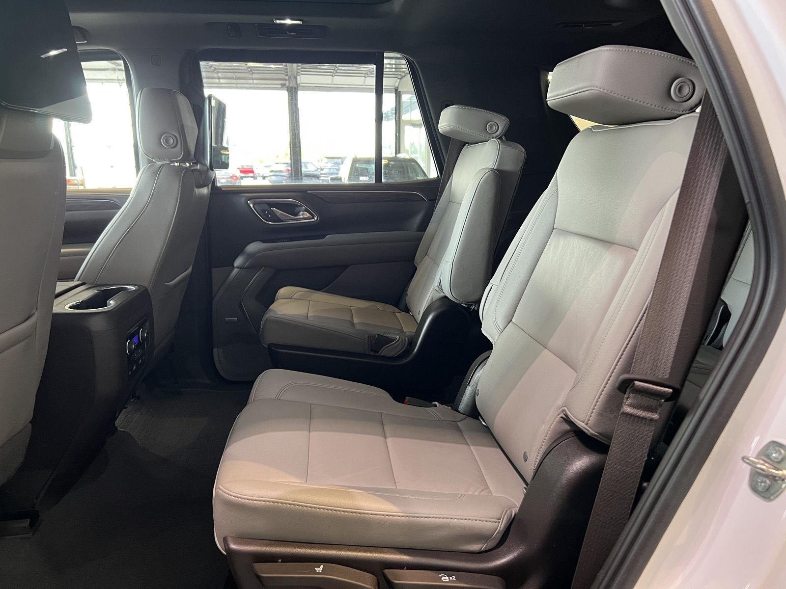 Used 2022 Summit White Chevrolet LT image 17