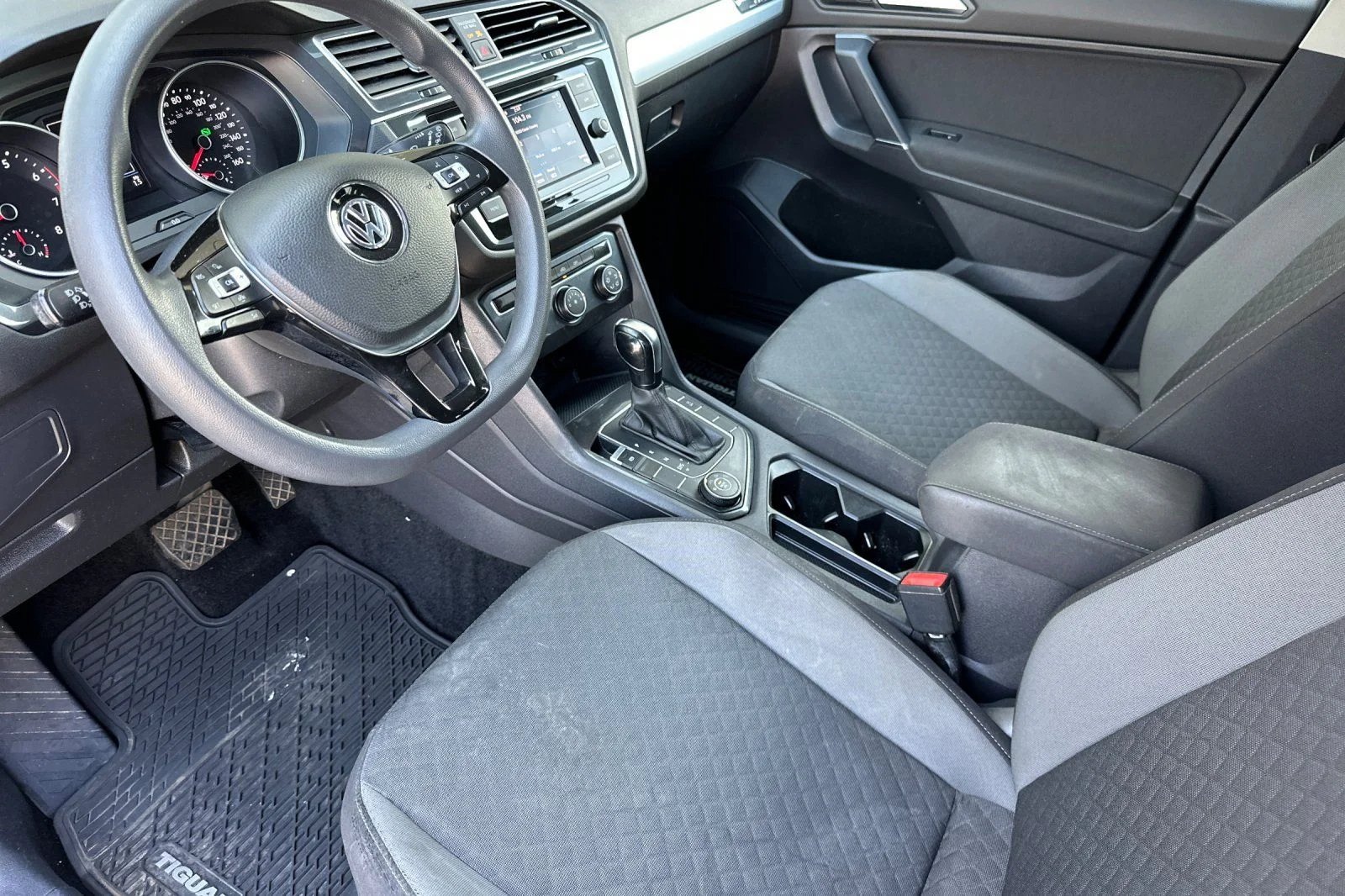 Used 2020 Silver Volkswagen 2.0T S image 9