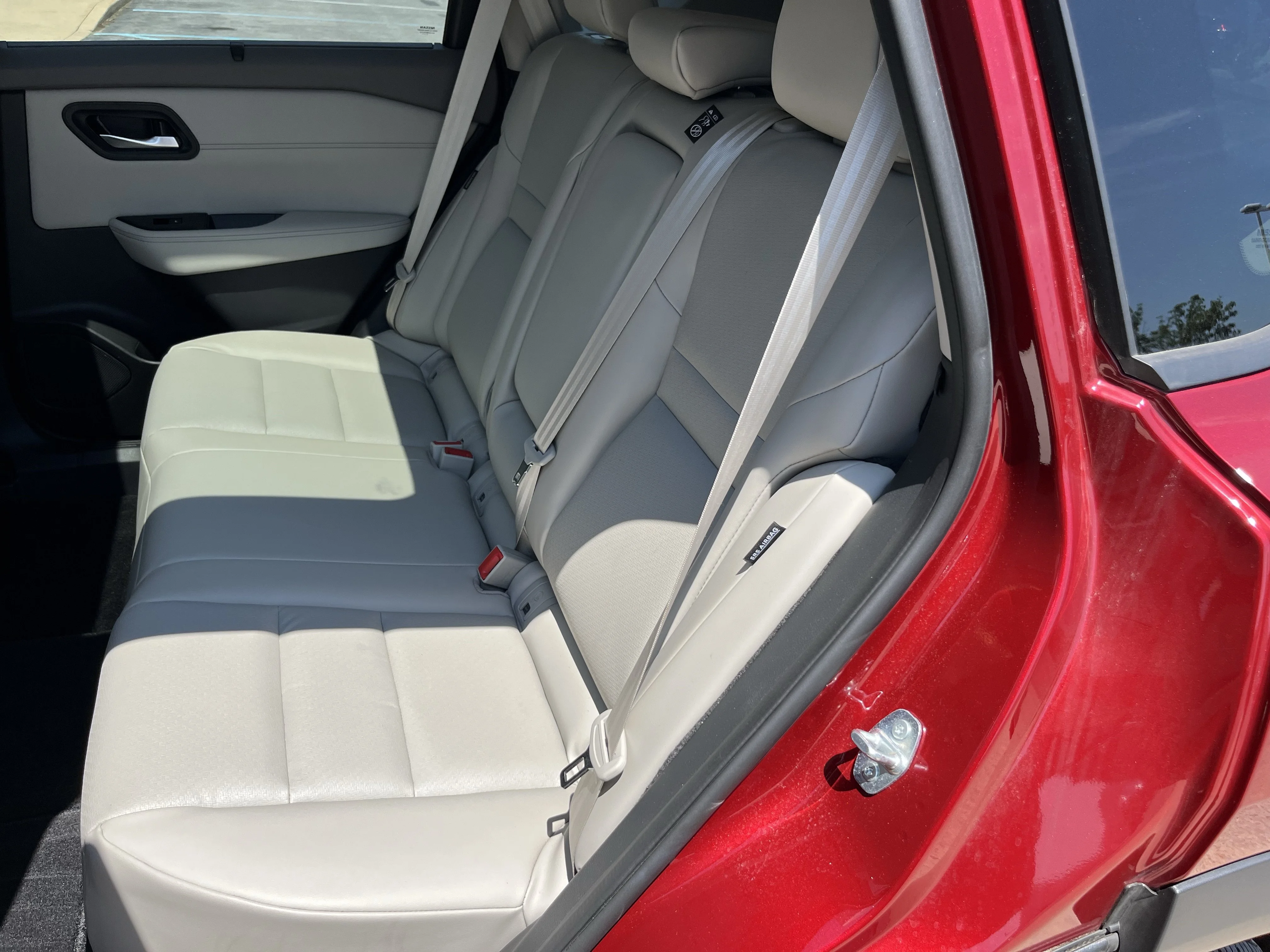 Used 2023 Scarlet Nissan SV image 18