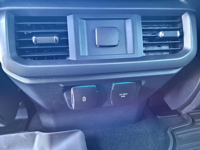 Used 2025 White Ford Lariat image 13