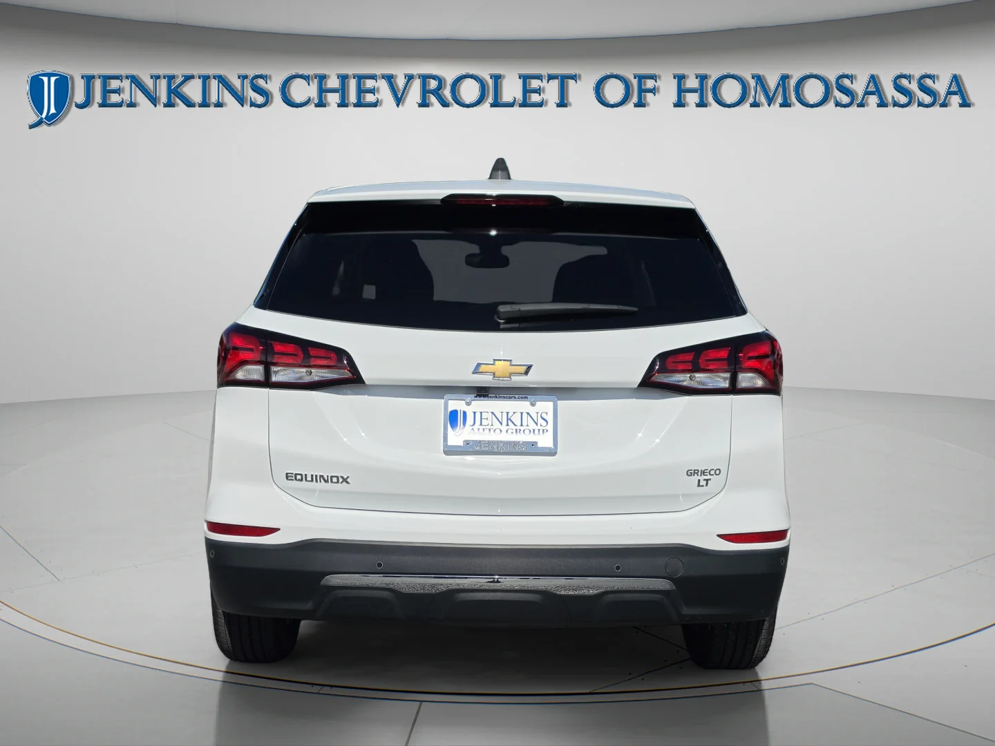 Used 2024 Summit White Chevrolet LT image 6