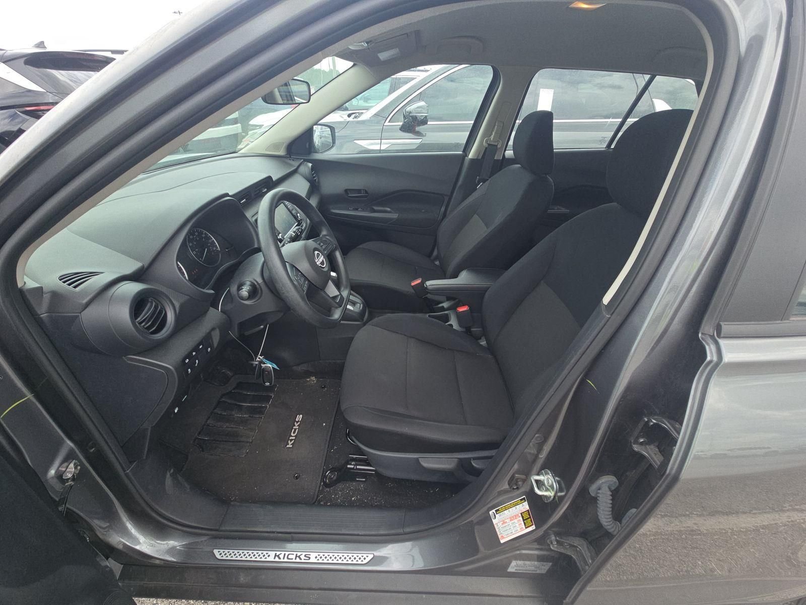 Used 2024 Gray Nissan S image 9