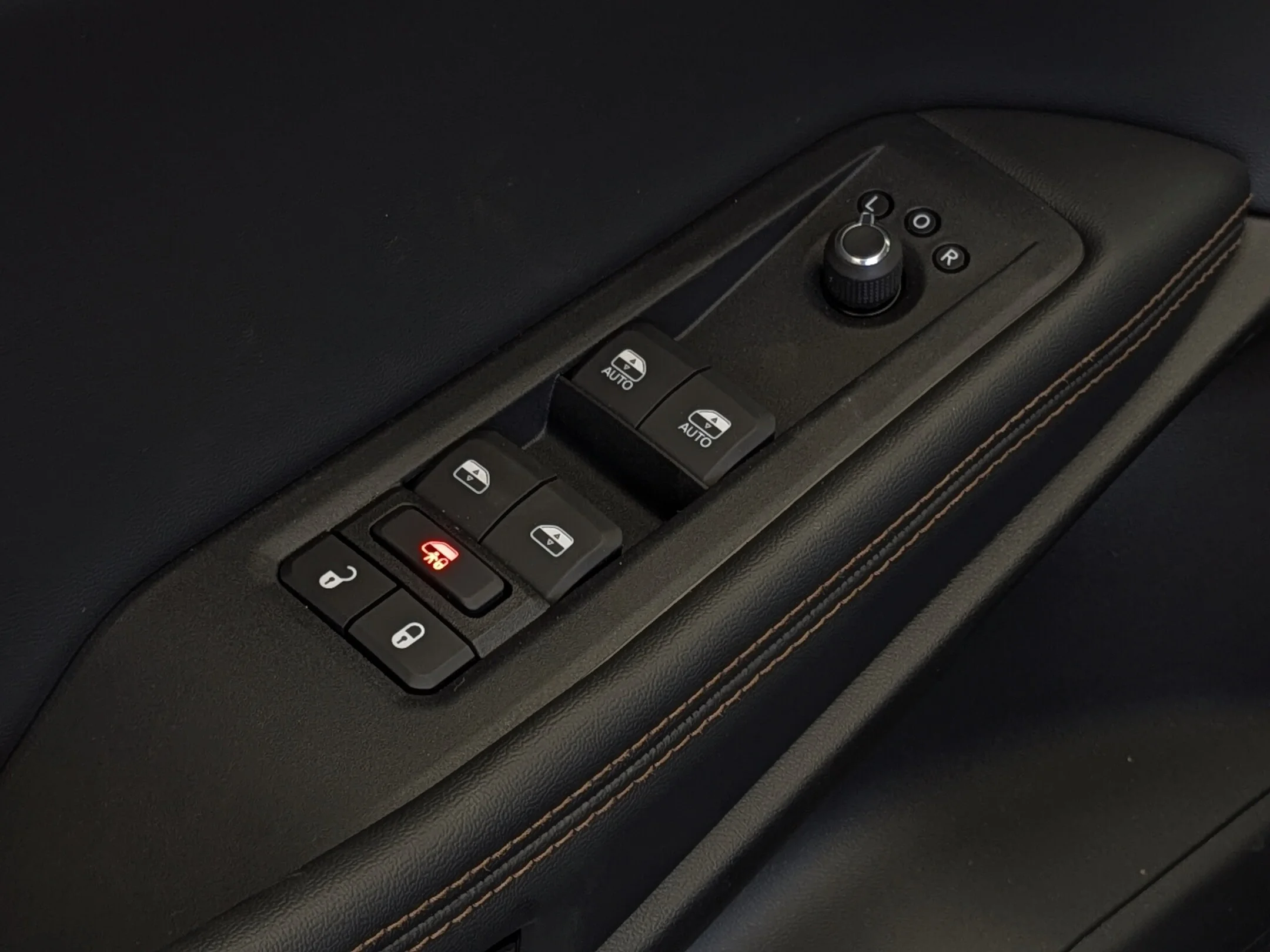 New 2026 Black Jeep Limited - - Hybrid - Dual-Pane Pano Sunroof - Capri Leatherette - Power Liftgate & More! image 13