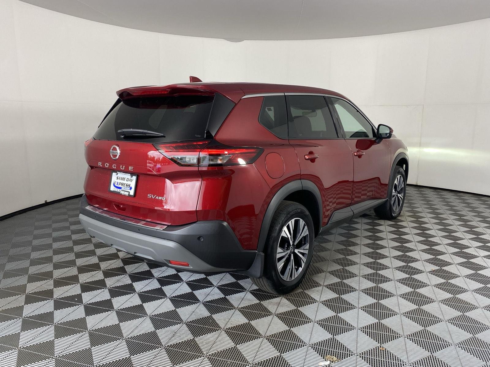 Used 2021 Scarlet Ember Tintcoat Nissan SV image 8