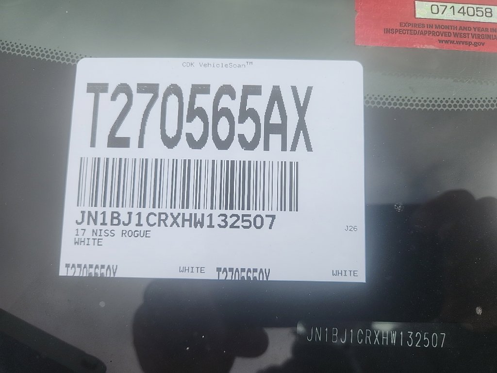 Used 2017 Pearl White Nissan SL image 4