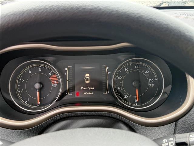 Used 2018 Bright White Clearcoat Jeep Latitude image 15
