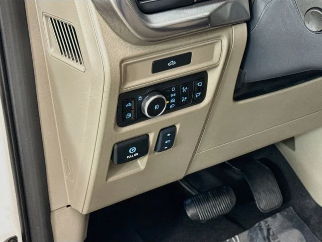 New 2026 Star White Metallic Tri-Coat Ford Platinum® image 10