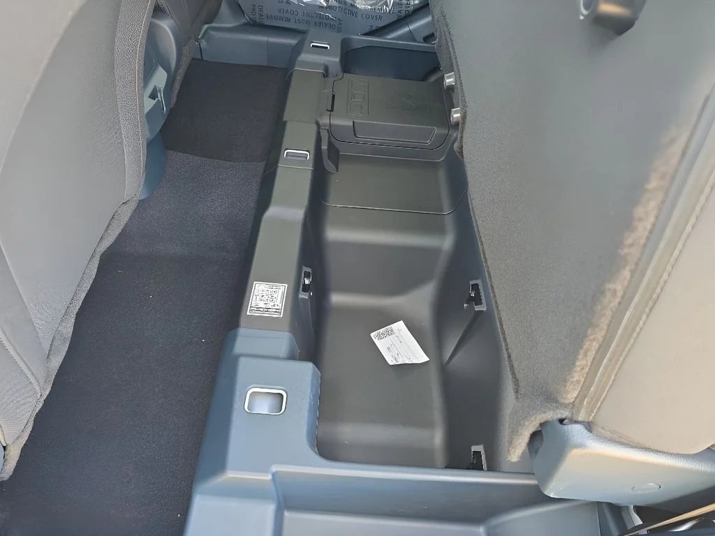 New 2026 Space White Metallic Ford XLT image 28