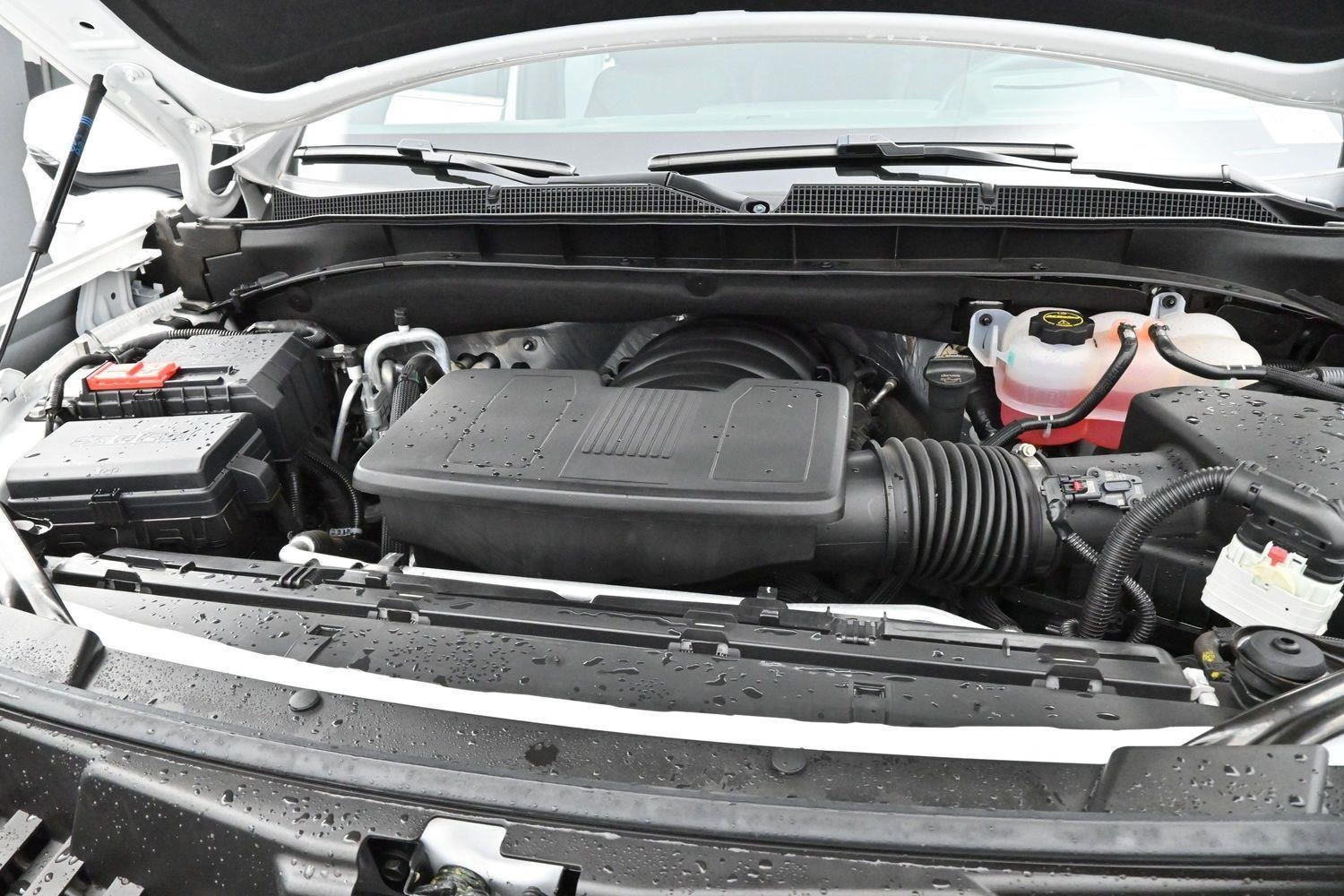 Used 2025 Iridescent Pearl Tricoat Chevrolet High Country image 34