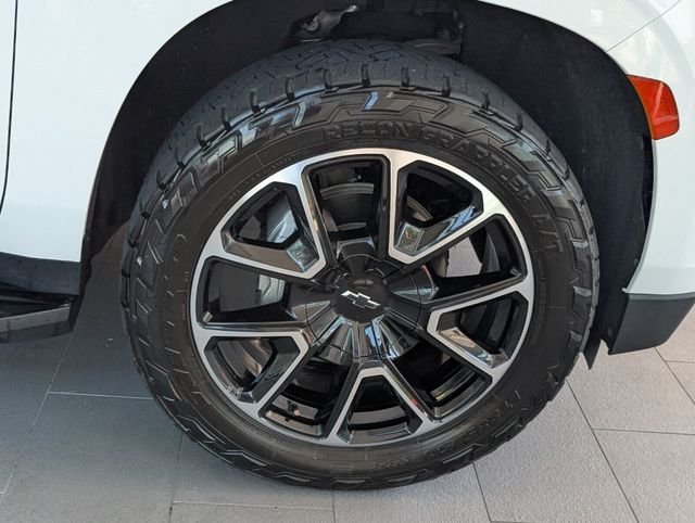 Used 2023 White Chevrolet RST image 18