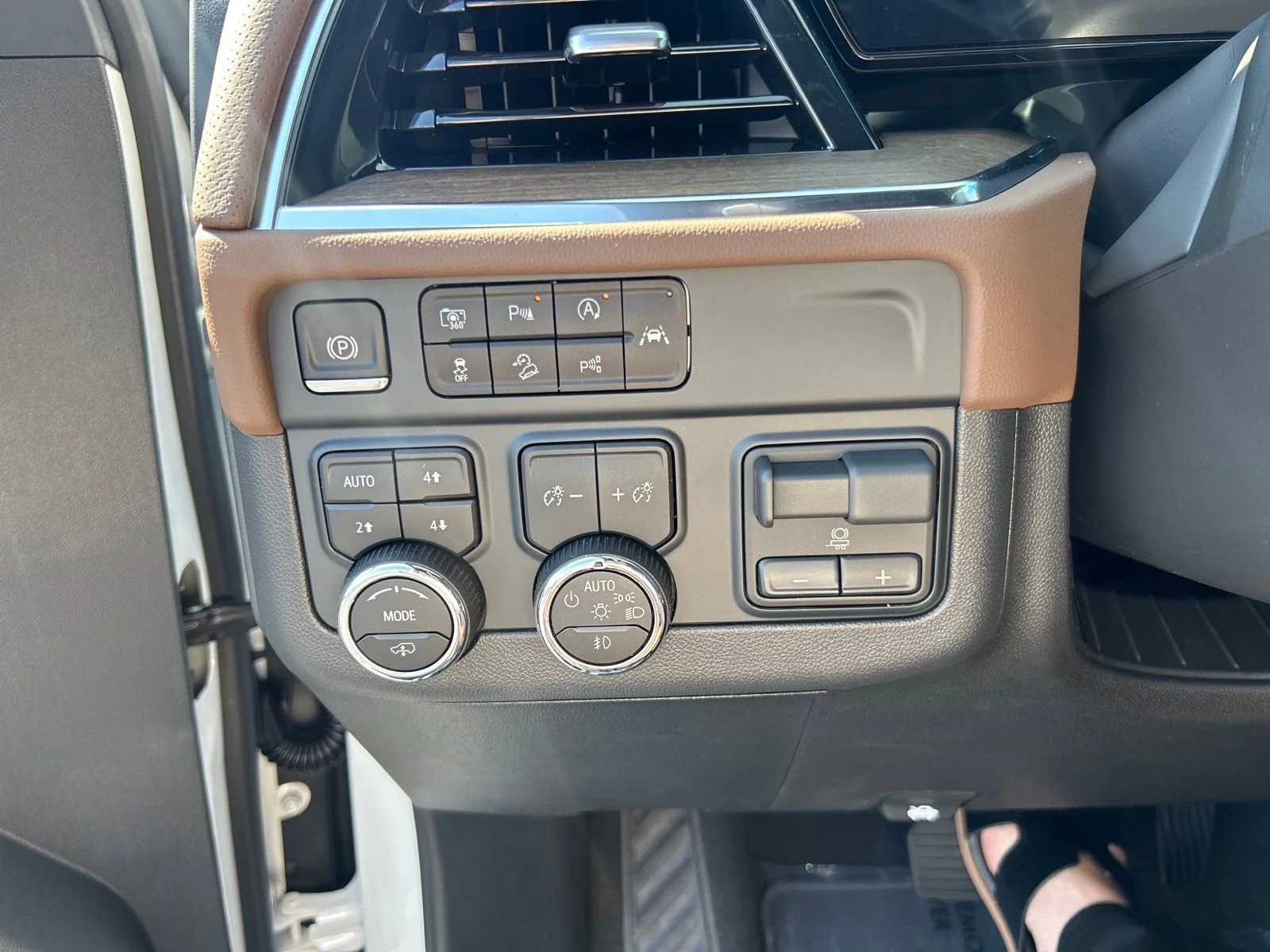 2025 Chevrolet Tahoe High Country - Photo 21
