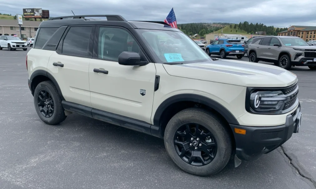 Certified Used 2025 Beige Ford Big Bend image 4
