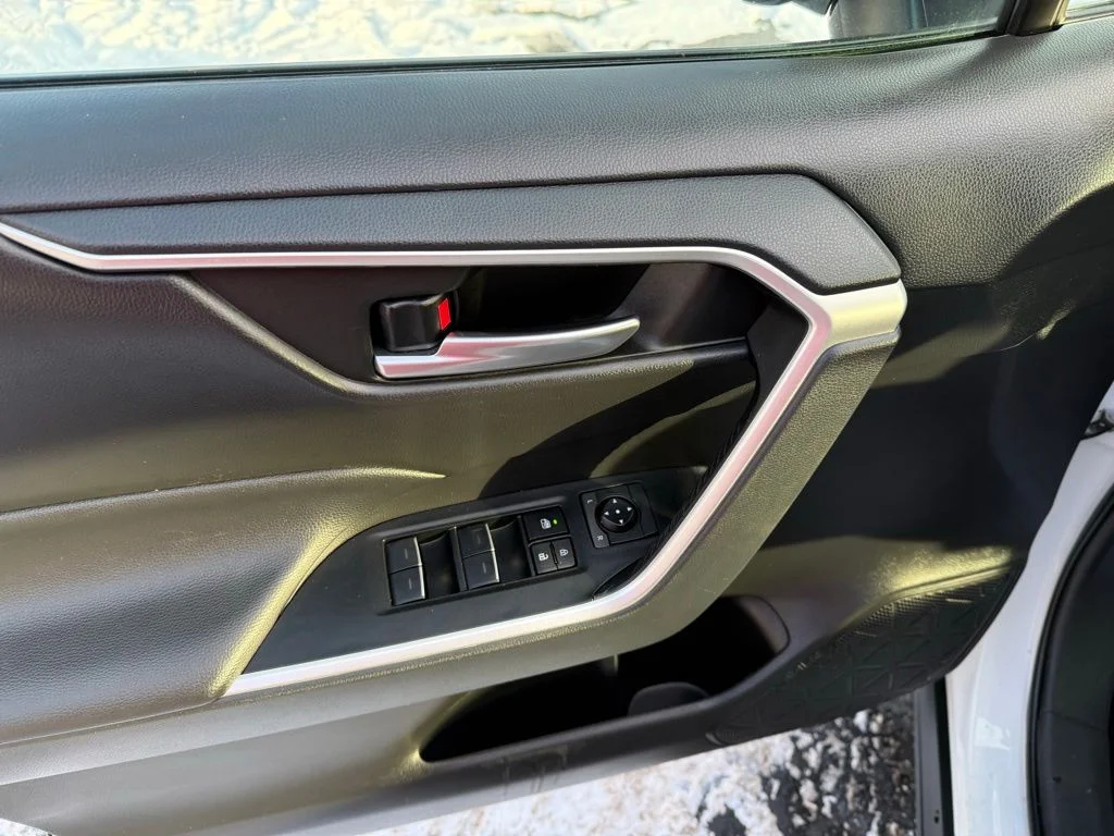 2023 Toyota RAV4 XLE - Photo 15