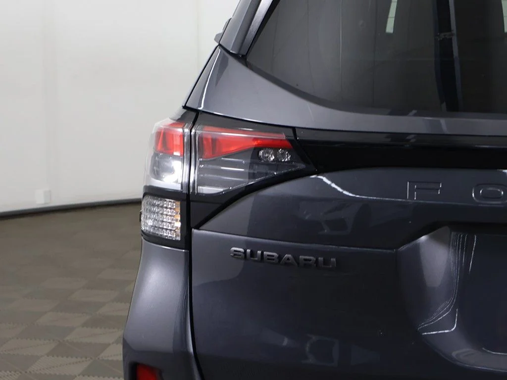 Used 2025 Gray Metallic Subaru Premium image 15
