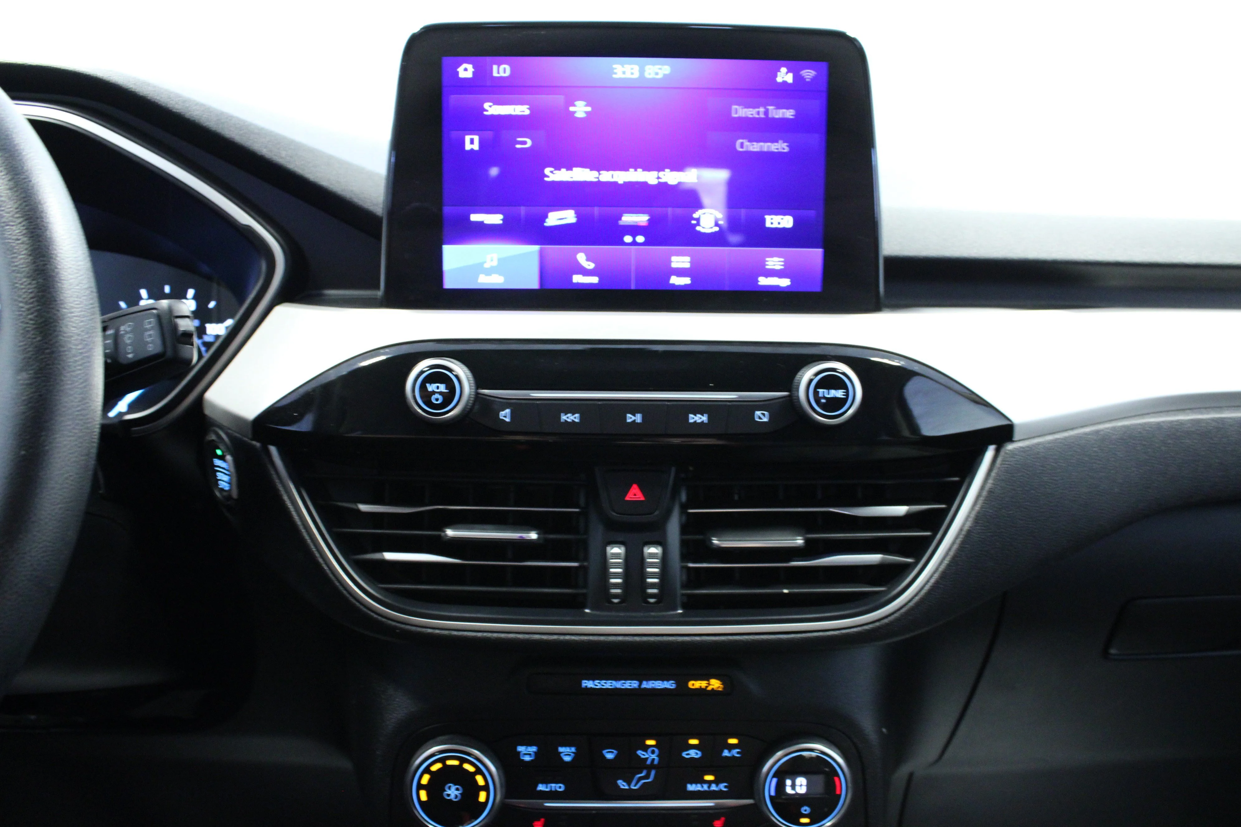Used 2020 Black Metallic Ford SE image 22