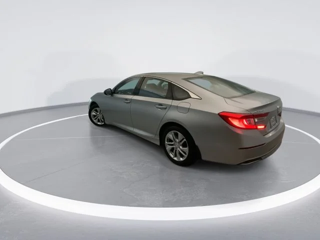 Used 2018  Honda LX image 4