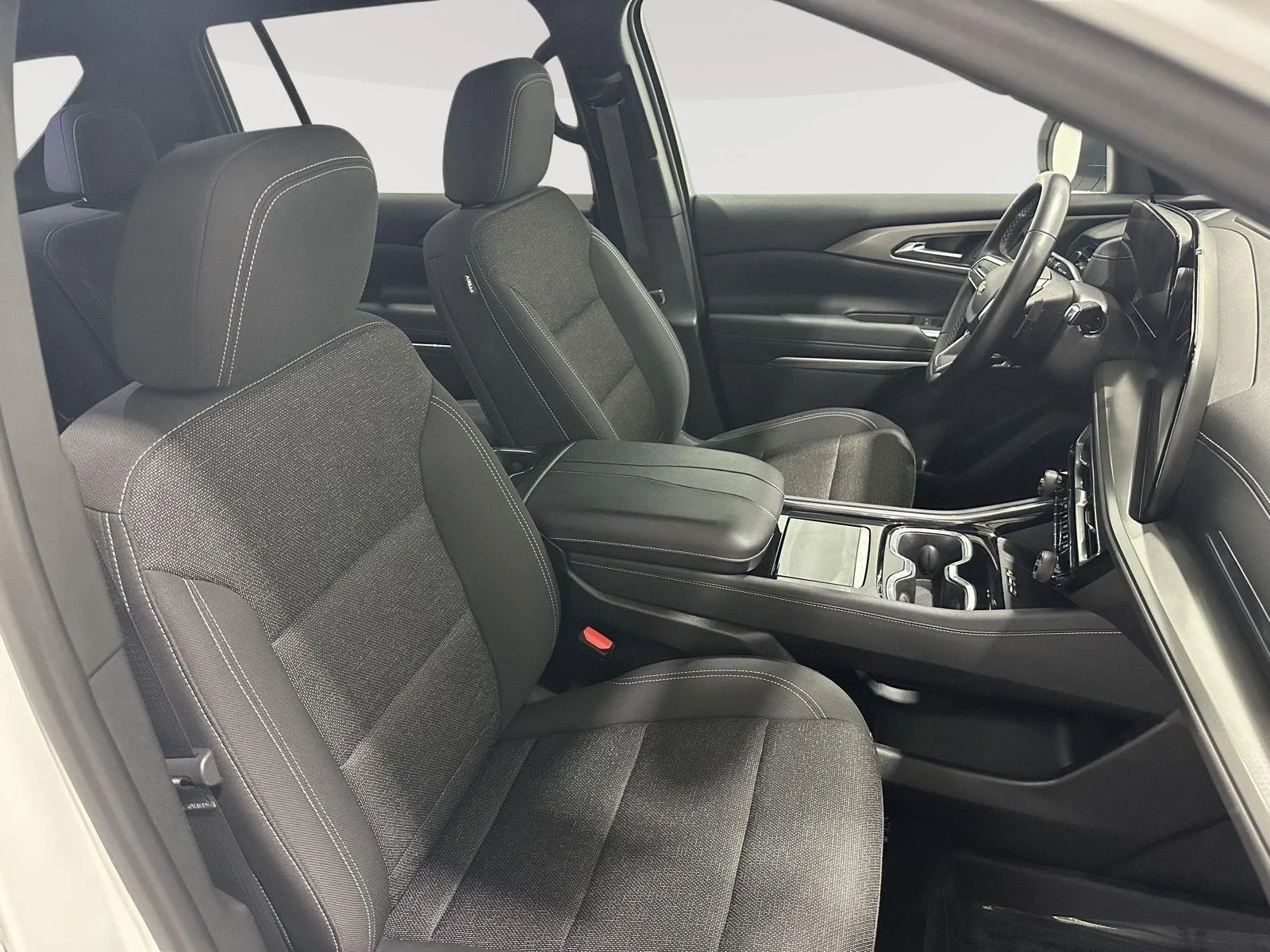 Used 2024 Summit White Chevrolet LT image 26