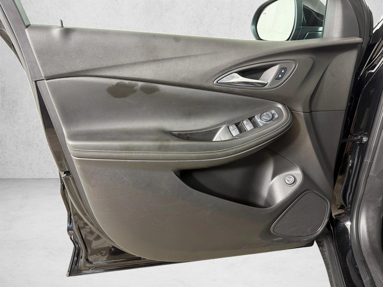 Used 2025 Ebony Twilight Metallic Buick Preferred image 10