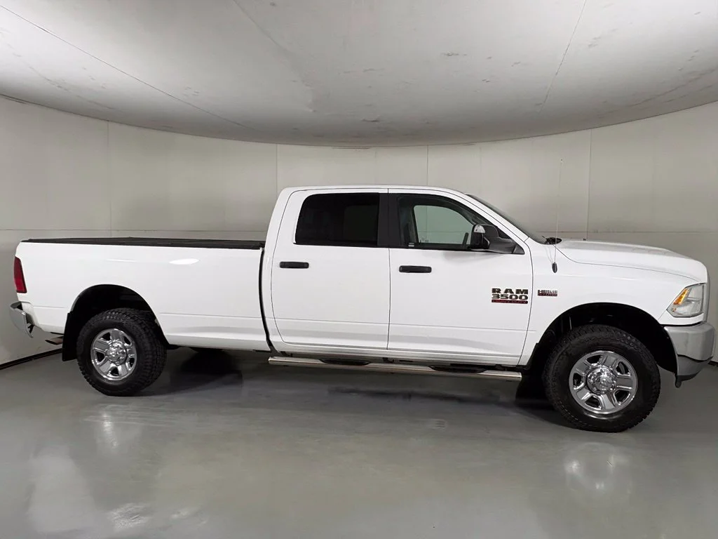 Used 2016 White Ram SLT image 9