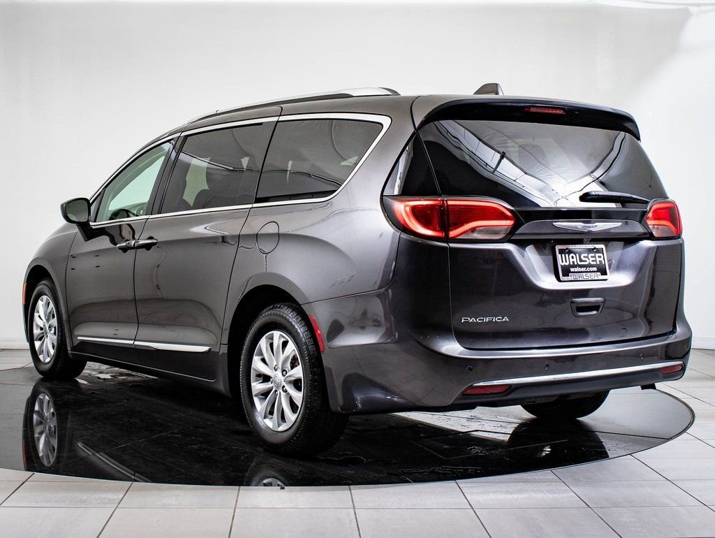 2019 Chrysler Pacifica Touring L - Photo 10