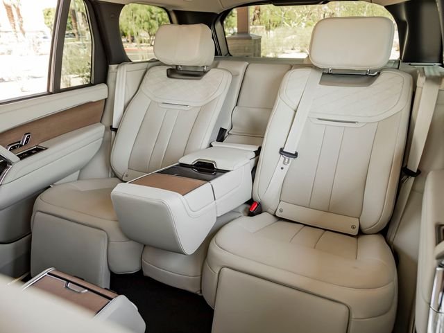 Used 2025 Icy White Gloss Land Rover SV image 25
