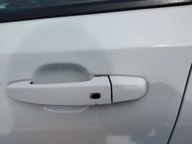 Used 2023 White GMC SLE image 9