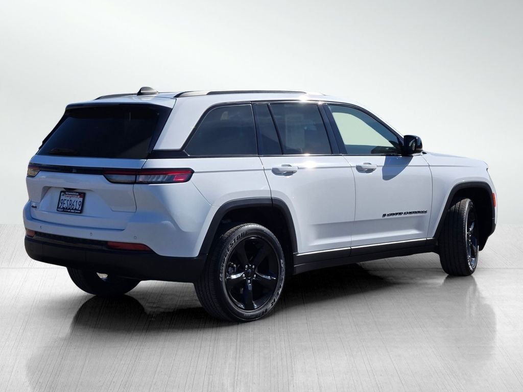 2023 Jeep Grand Cherokee Altitude - Photo 4