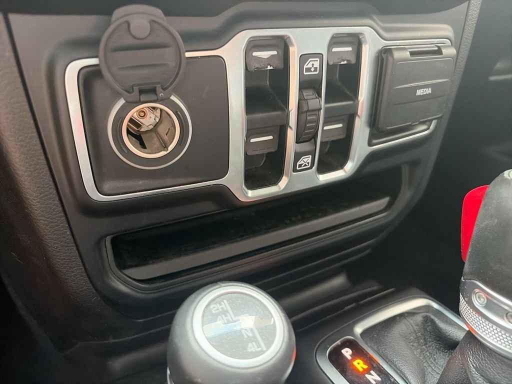 Used 2020 Gray Jeep Unlimited Sahara Altitude image 20