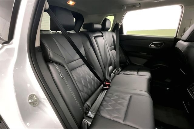 2025 Nissan Rogue Platinum - Photo 33