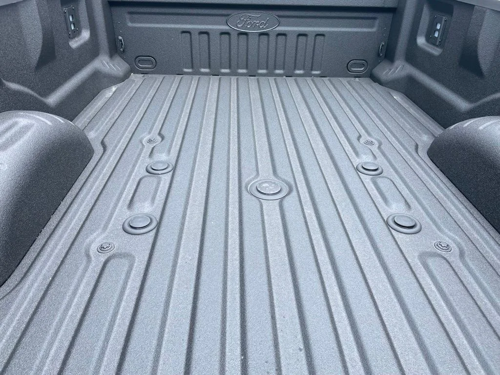 New 2026 Glacier Gray Metallic Tri-Coat Ford F-250® Lariat® image 39