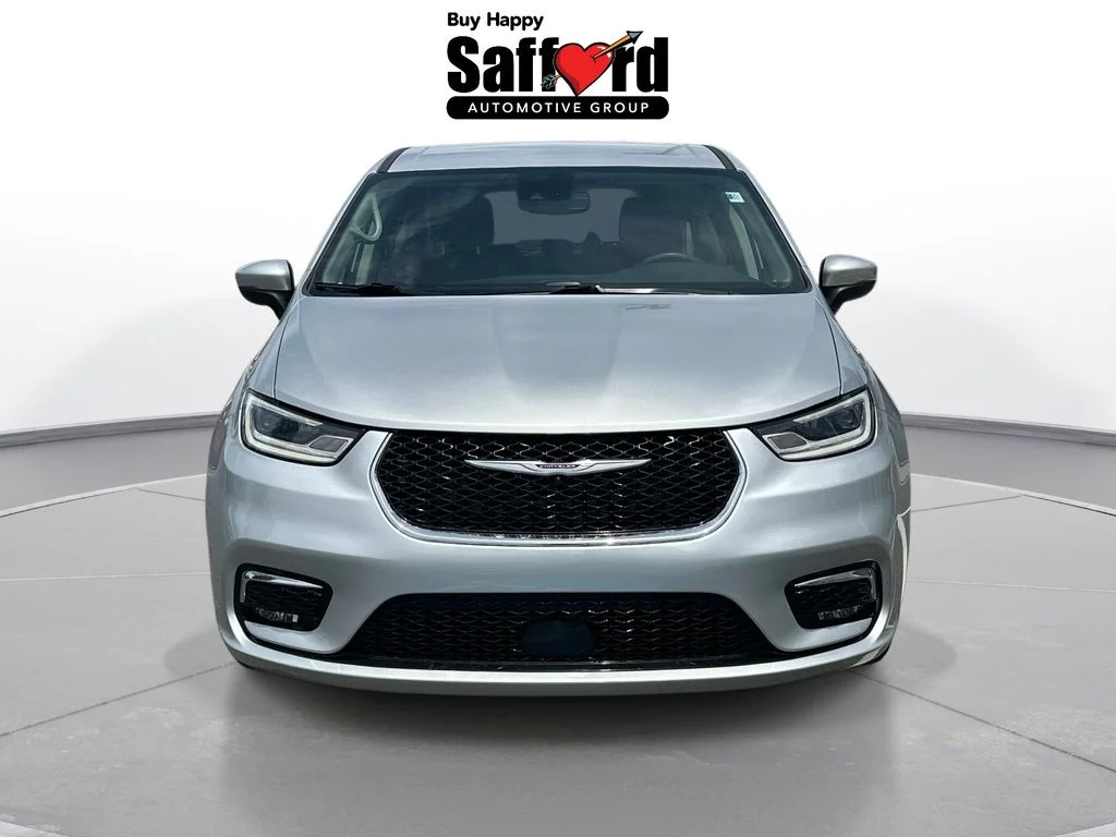Used 2023 Silver Chrysler Touring L image 7