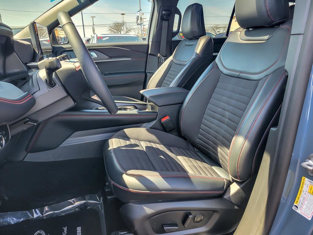 Used 2025 Vapor Blue Ford ST-Line image 13