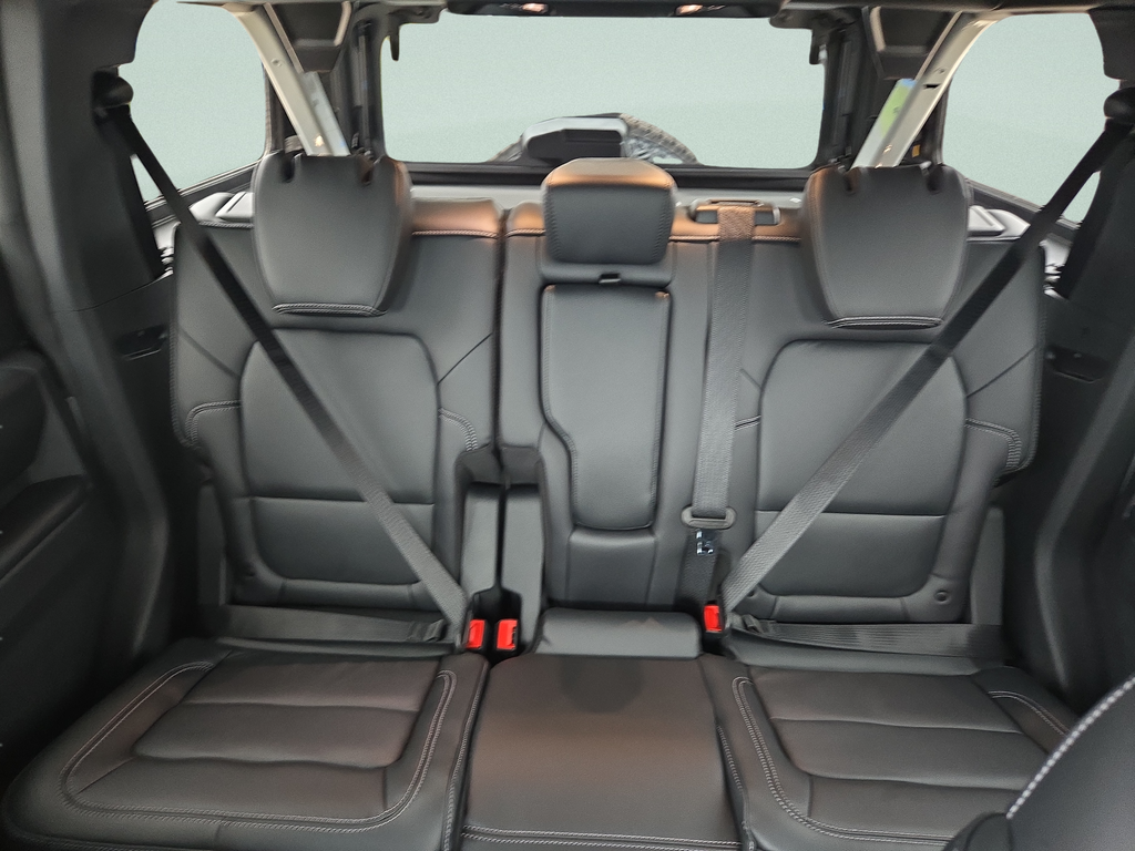 New 2026 Avalanche Gray Ford Outer Banks® image 25