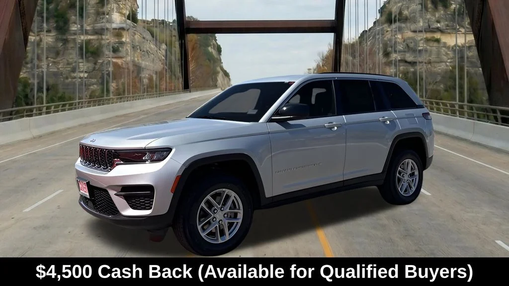 New 2026 Silver Zynith Exterior Paint Jeep Laredo X image 3