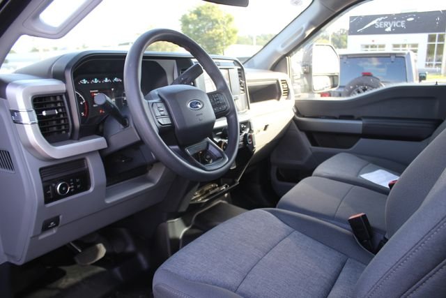 Used 2025 Black Ford XL image 3