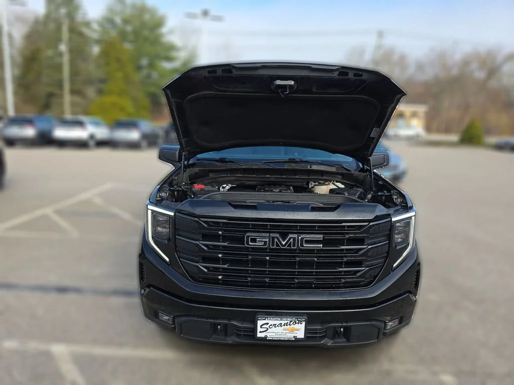 Certified Used 2022 Onyx Black GMC Elevation image 11