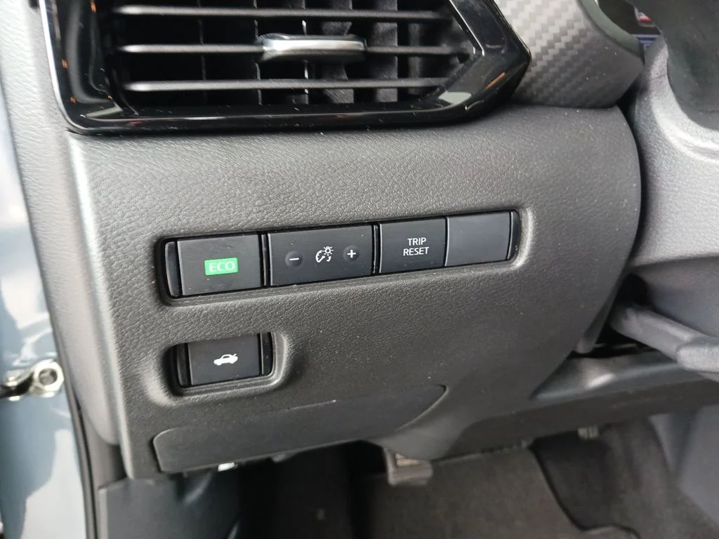 Used 2025 Gray Nissan SV image 33