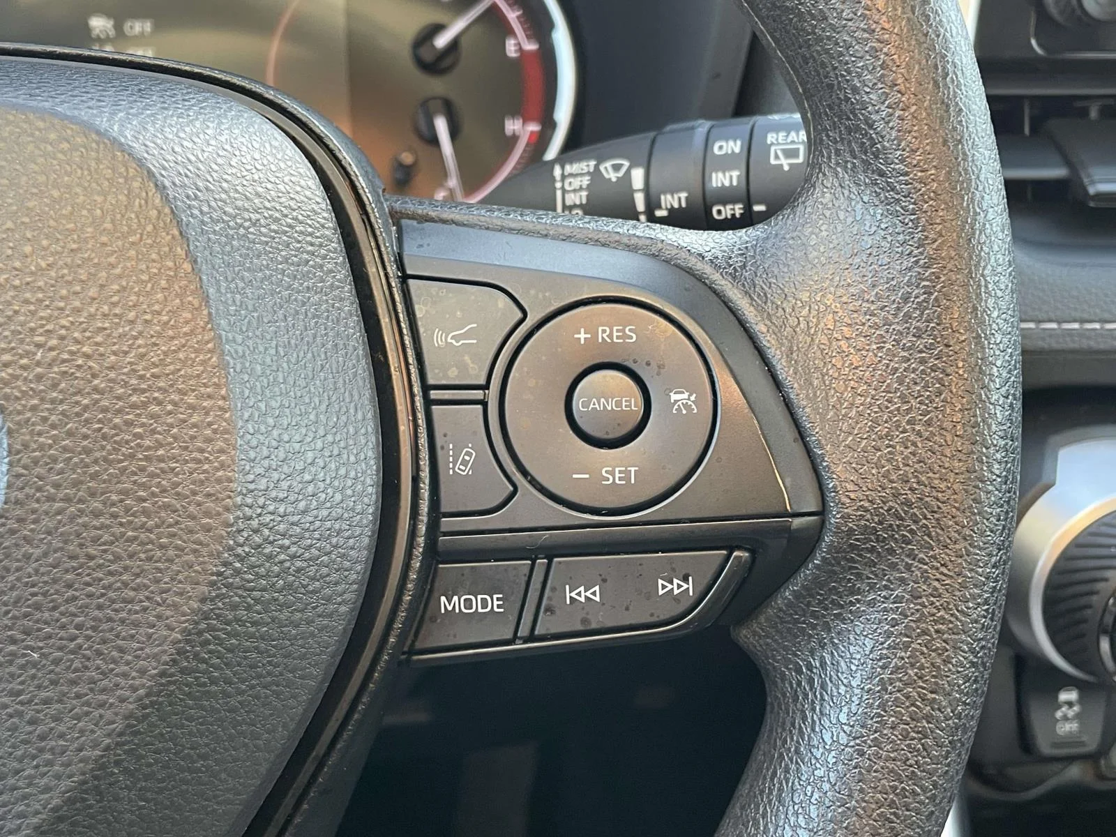 Used 2025 Ice Cap Toyota XLE image 11