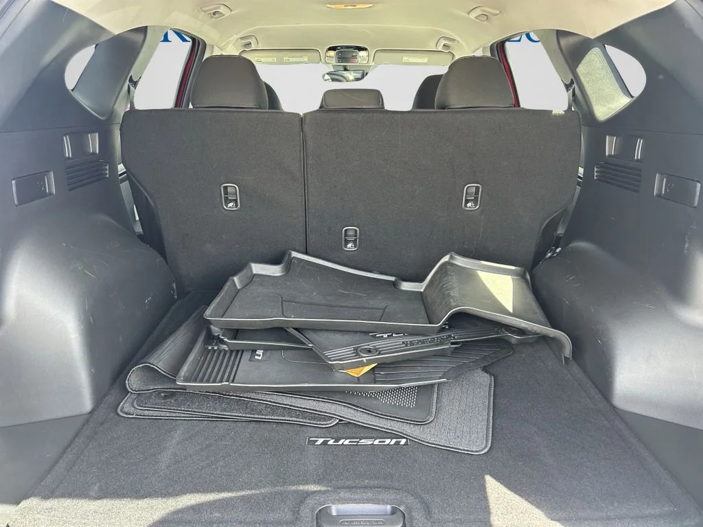 Used 2023 Red Hyundai SEL image 15