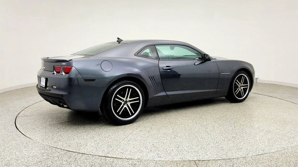 Used 2011 Cyber Gray Metallic Chevrolet 2LT Coupe w/ RS Package, Silver Stripes & Remote Start image 5