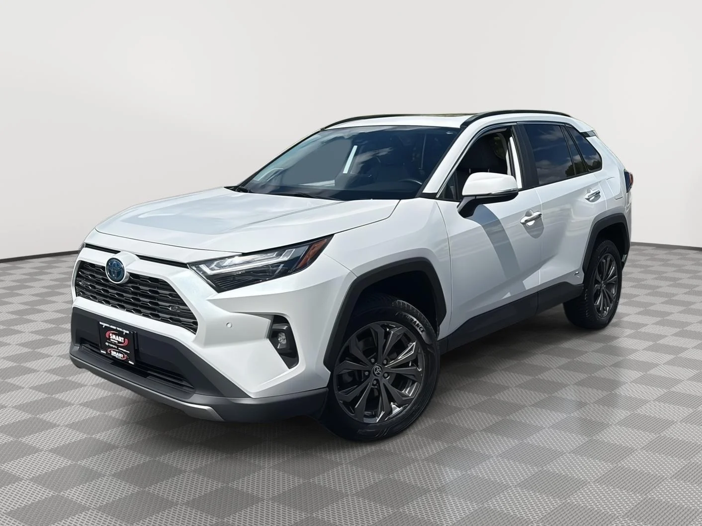 Used 2023 Wind Chill Pearl Toyota Limited image 1