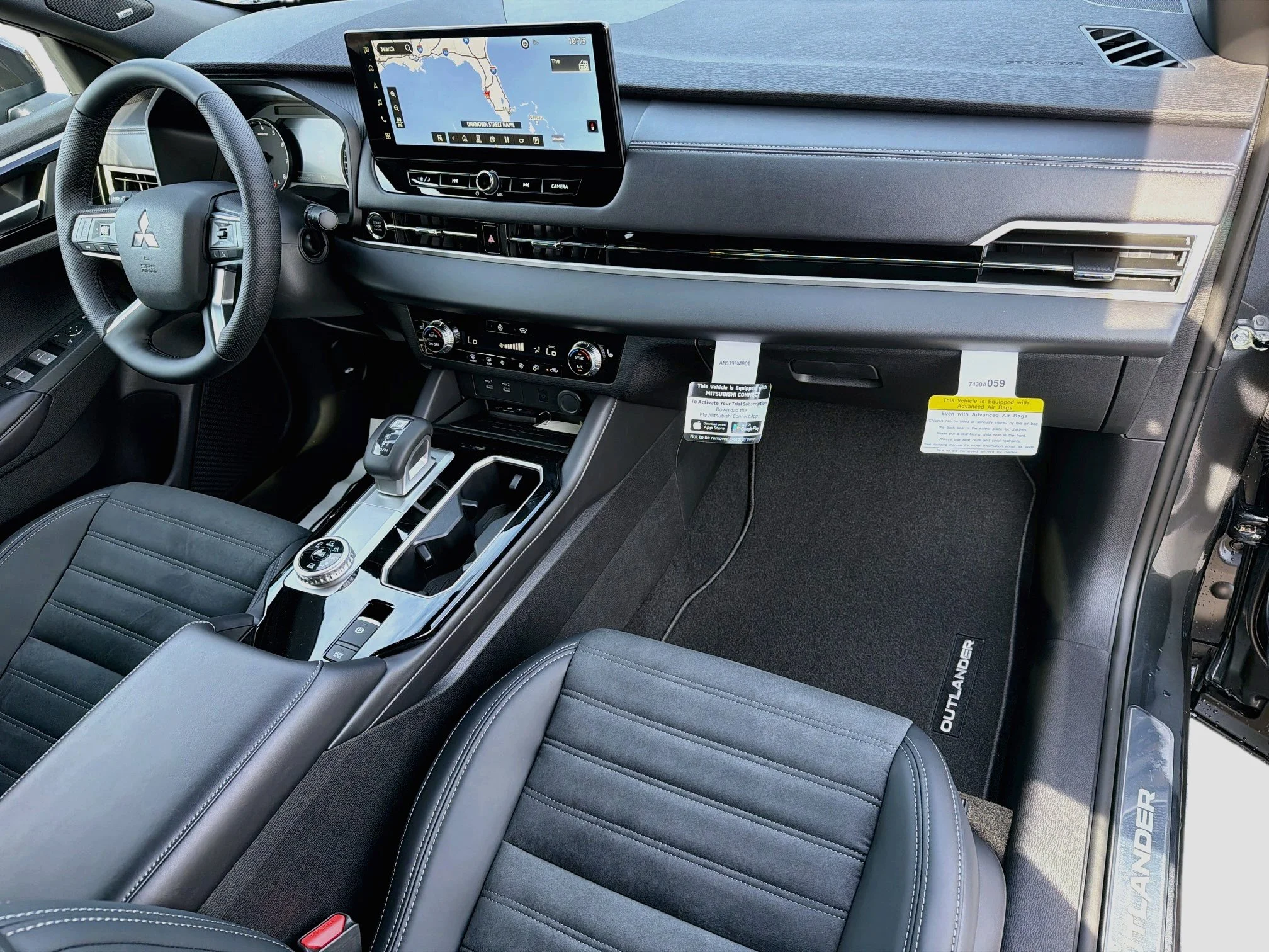 New 2026 Graphite Gray Mitsubishi LE image 29