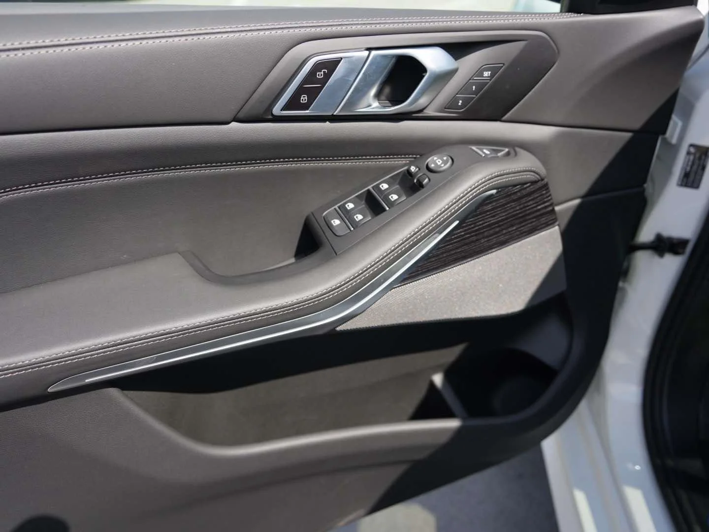New 2026 Alpine White BMW sDrive40i image 12